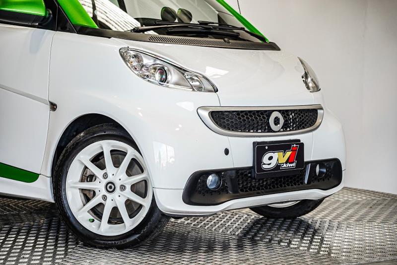 2014 Smart Fortwo Electric Drive 98% SOH / 4 x New Tyres image 3