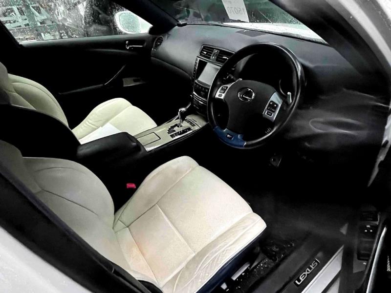 2011 Lexus IS F Facelift / LSD / V8 image 3