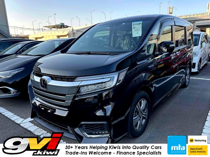 2018 Honda Step Wagon Hybrid / 7 Seat / Cruise / LDW & FCM image 1
