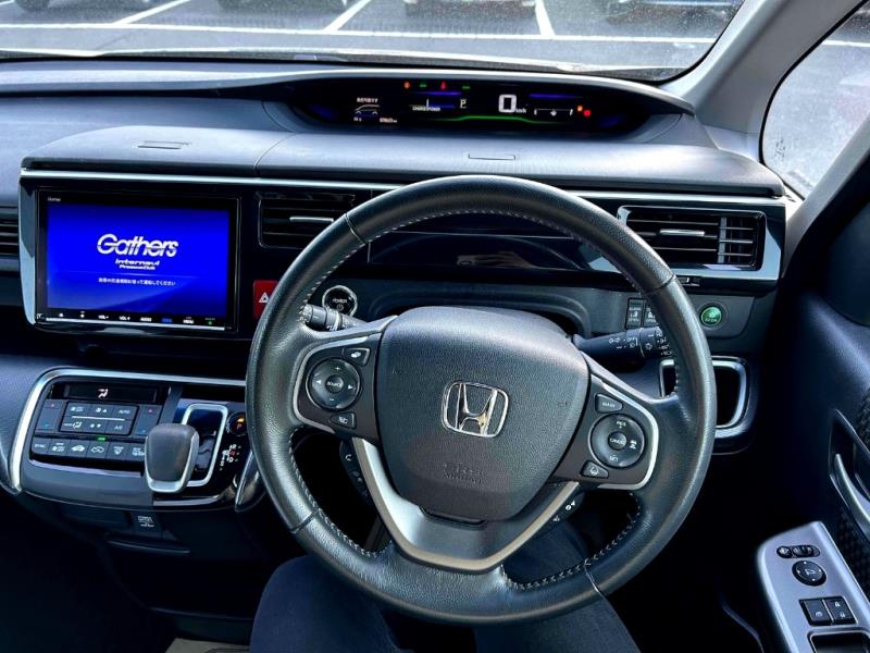 2018 Honda Step Wagon Hybrid / 7 Seat / Cruise / LDW & FCM image 6