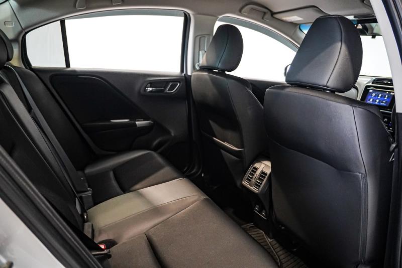 2015 Honda Grace Hybrid / City 49kms / Leather / image 13