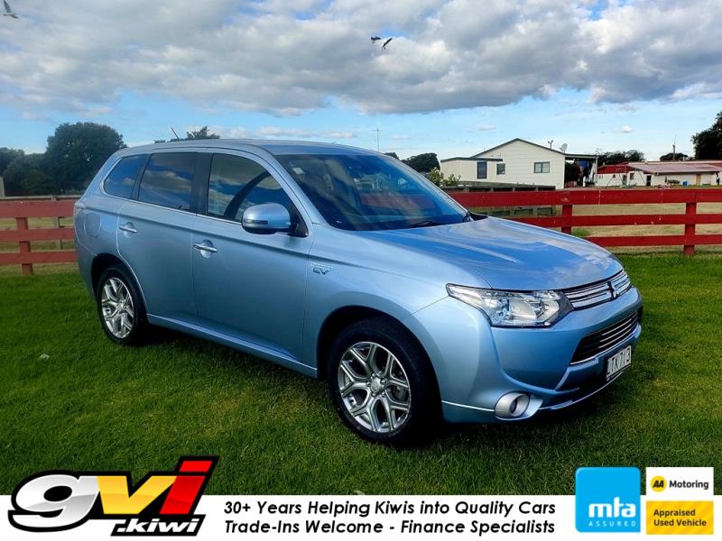 Cars & Vehicles  Cars : 2014 Mitsubishi Outlander PHEV 4WD Tow Bar / NZ New Media / Cruise / Leather / LDW & FCM