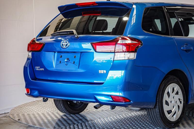 2019 Toyota Corolla Fielder Hybrid Wagon / EV Mode / LDW & FCM image 3