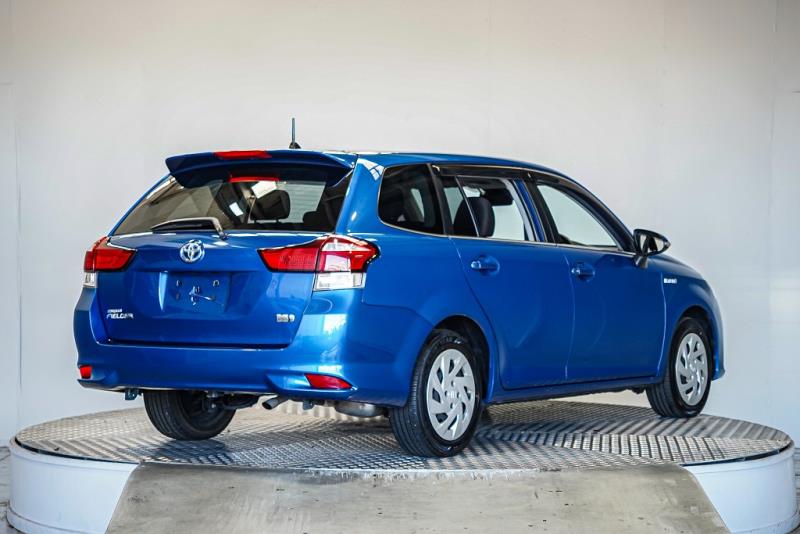 2019 Toyota Corolla Fielder Hybrid Wagon / EV Mode / LDW & FCM image 6