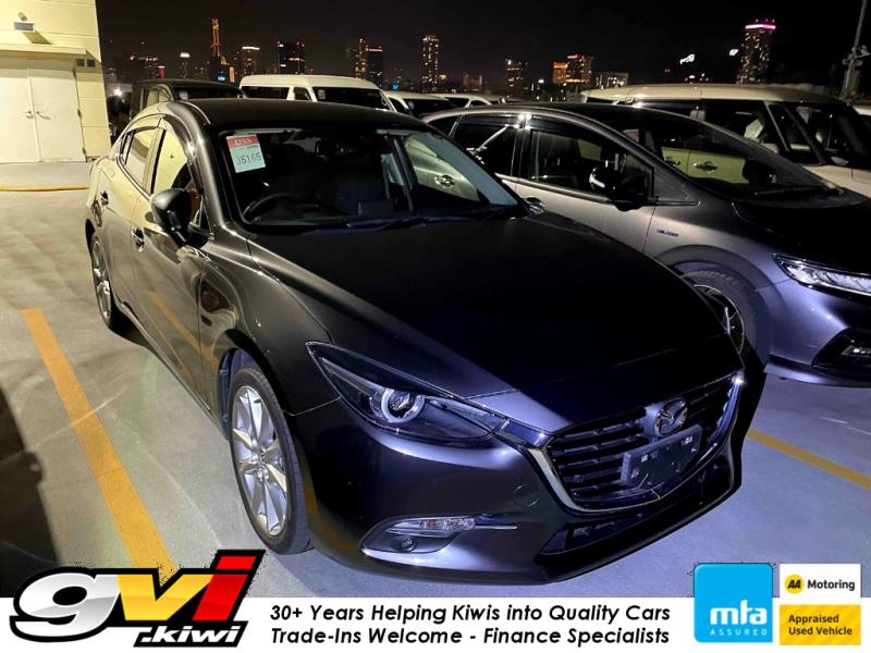 Cars & Vehicles  Cars : 2017 Mazda Axela Hybrid HV Cruise / BOSE / Rev Cam