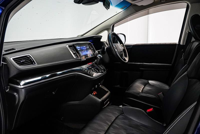 2018 Honda Odyssey Hybrid Absolute 7 Seater / Cruise / Leather / LDW & FCM image 11