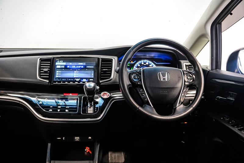 2018 Honda Odyssey Hybrid Absolute 7 Seater / Cruise / Leather / LDW & FCM image 10