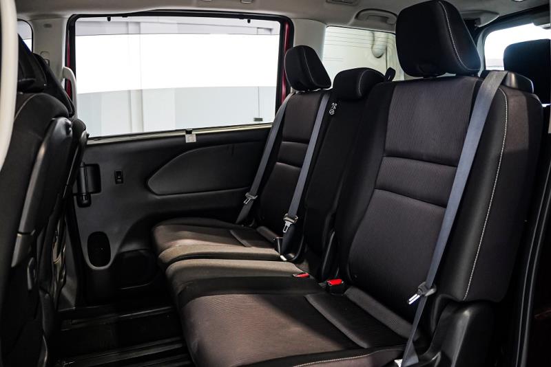 2018 Nissan Serena Hybrid 8 Seater Pro Pilot / 360 View / Cruise / Power Doors image 12