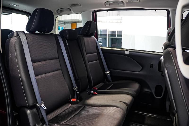 2018 Nissan Serena Hybrid 8 Seater Pro Pilot / 360 View / Cruise / Power Doors image 13