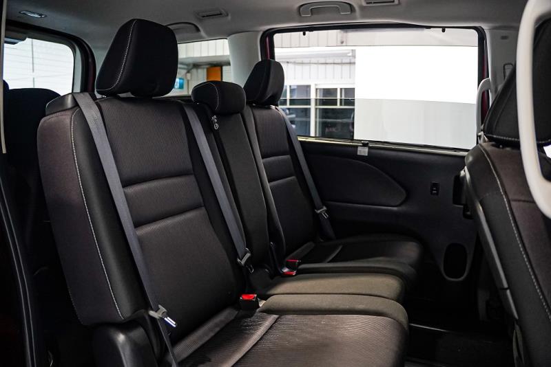 2018 Nissan Serena Hybrid 8 Seater 360 View Cam / Pro Park / Power Doors image 12