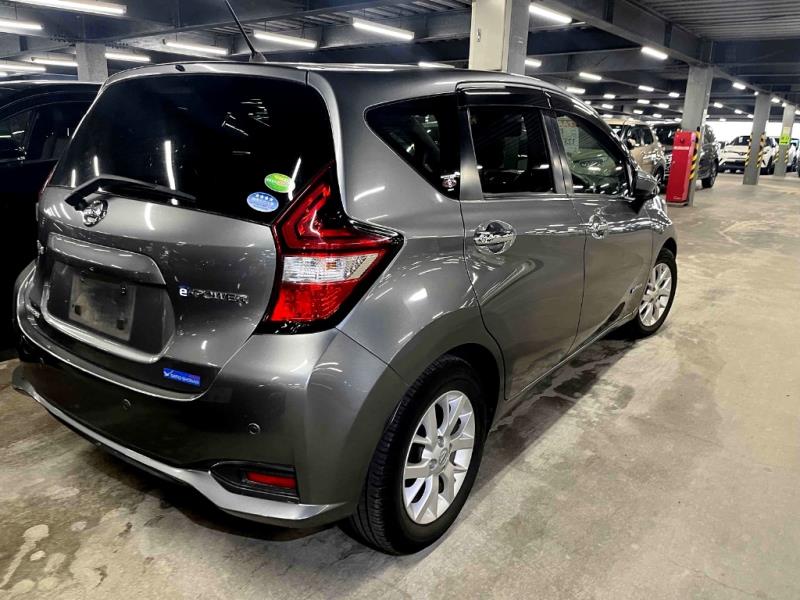 2017 Nissan Note e-Power Medalist Leather / 45kms / 360 View / Alloys image 10