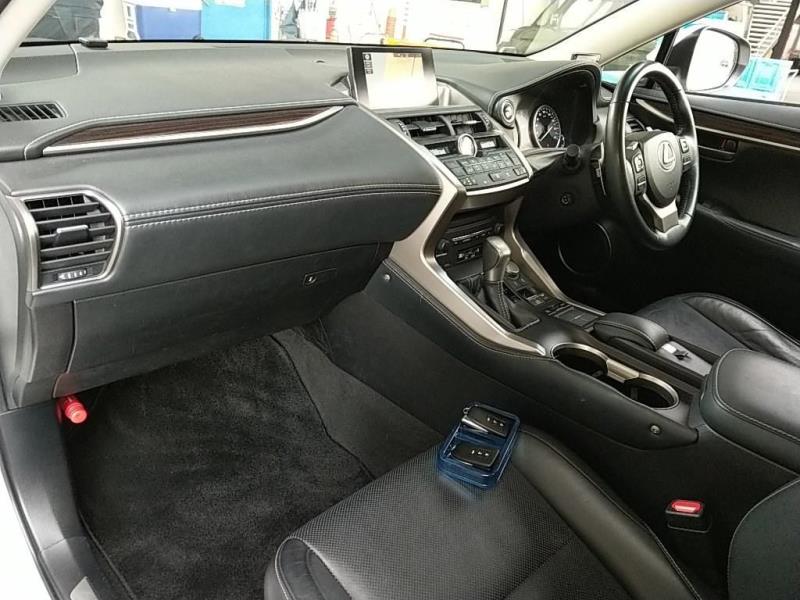 2014 Lexus NX 300h Hybrid 4WD / Leather / Cruise image 2