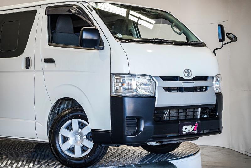 2019 Toyota Hiace ZL 6 Seater 5 Door Auto Petrol / Tints / LDW & FCM image 12