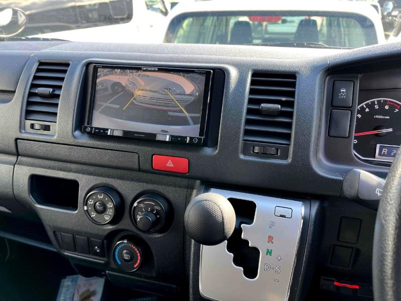 2019 Toyota Hiace ZL 6 Seater 5 Door Auto Petrol / Tints / LDW & FCM image 3