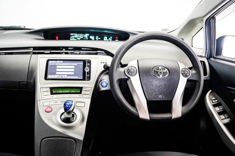 2012 Toyota Prius S Hybrid EV Mode / Rev Cam / BLK Trim image 9
