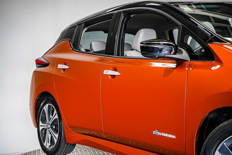 2020 Nissan Leaf 40G 90% SOH Full English / Pro Pilot & Park / 360 View / Cruise image 8