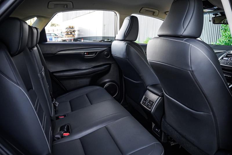 2015 Lexus NX 300h Hybrid / Leather / Cruise / image 12