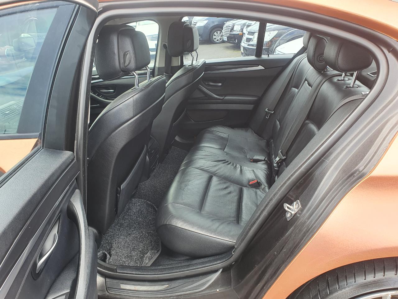 2012 BMW 520i image 16