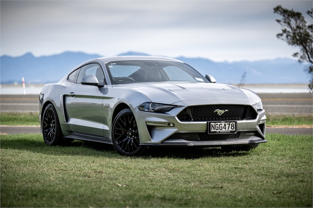 2021 Ford Mustang image 1