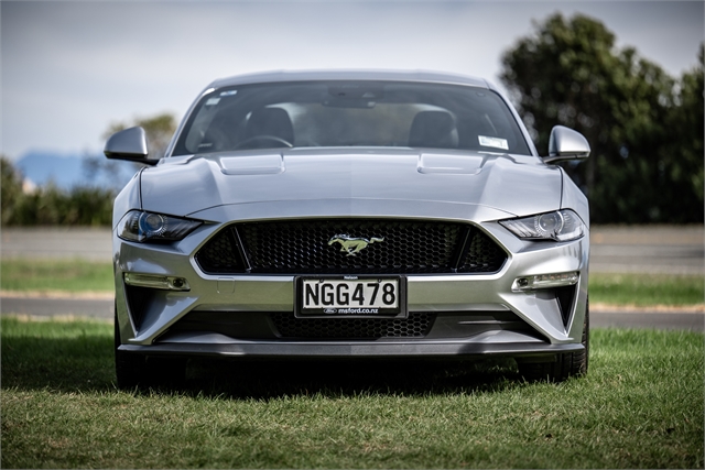 2021 Ford Mustang image 2