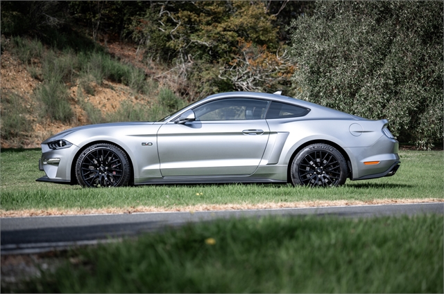 2021 Ford Mustang image 5