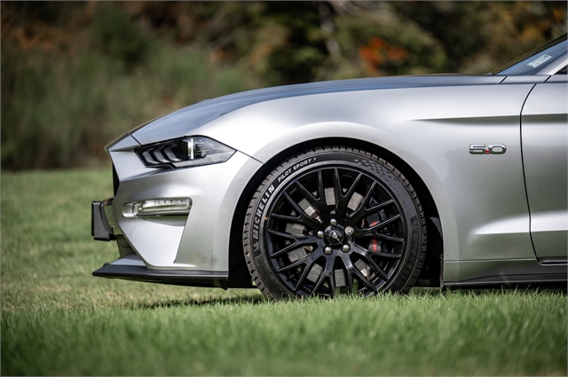 2021 Ford Mustang image 7