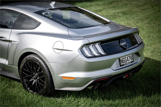2021 Ford Mustang image 8
