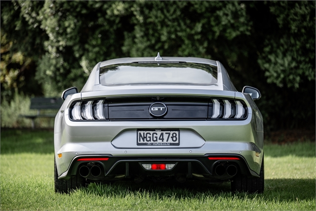 2021 Ford Mustang image 9