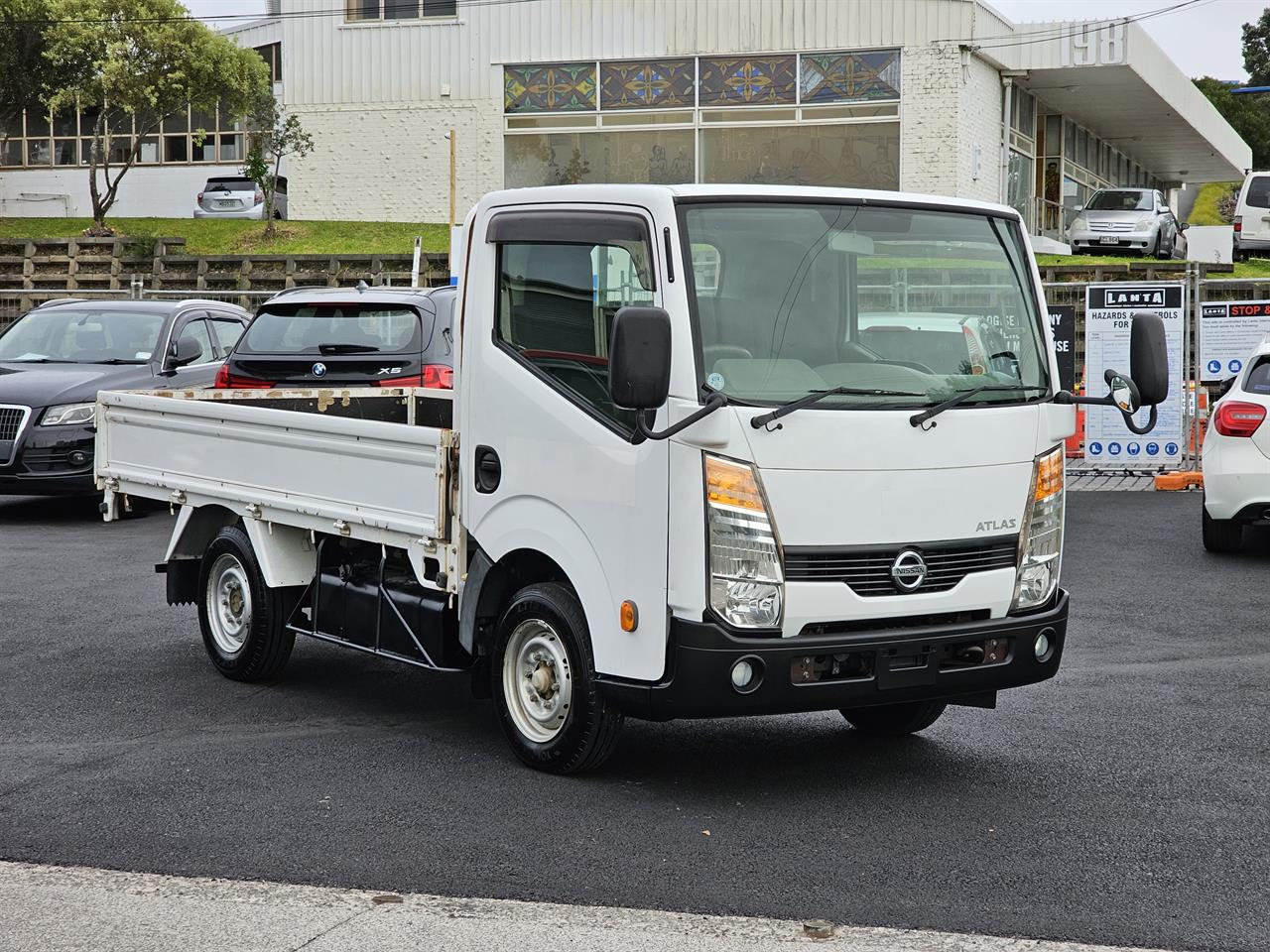 Cars & Vehicles  Heavy Vehicles : 2012 Nissan Atlas