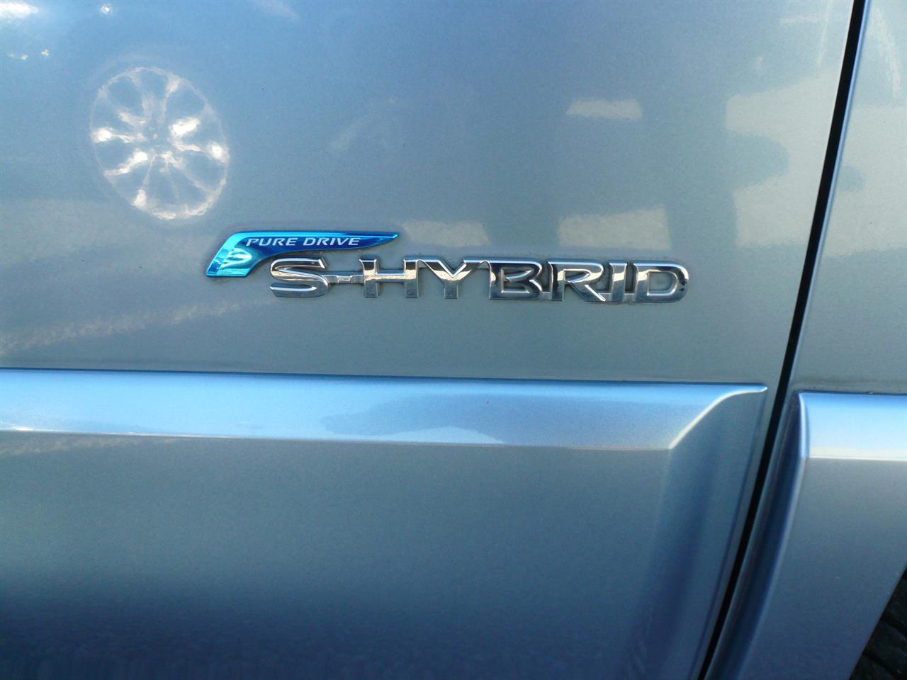 Cars & Vehicles  Cars : 2012 Nissan Serena Hybrid 2000cc