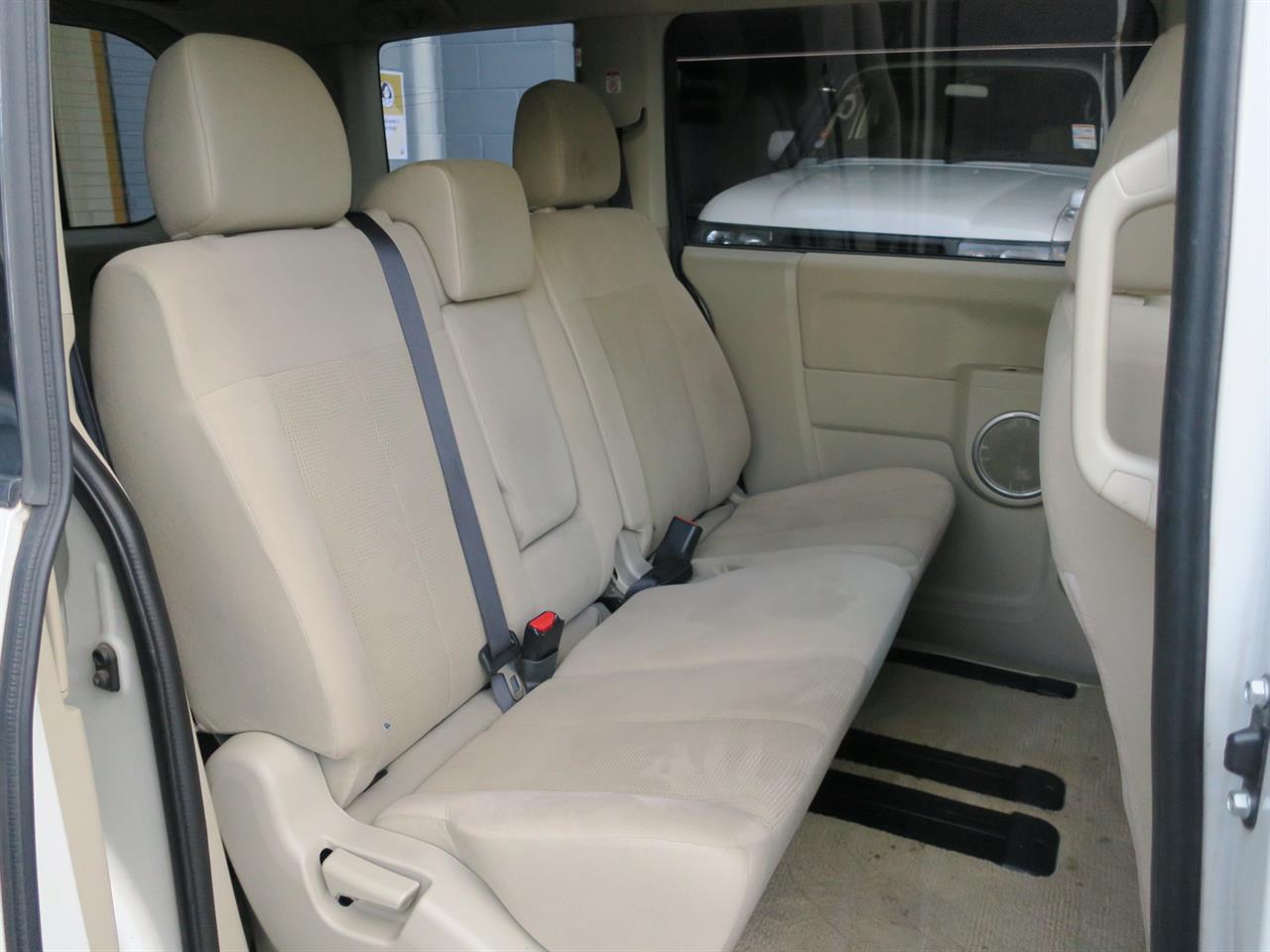 2013 Mitsubishi Delica D5, 4WD, 8 SEATS, DIESEL TURBO, ELEC DOORS, STUNNING image 12