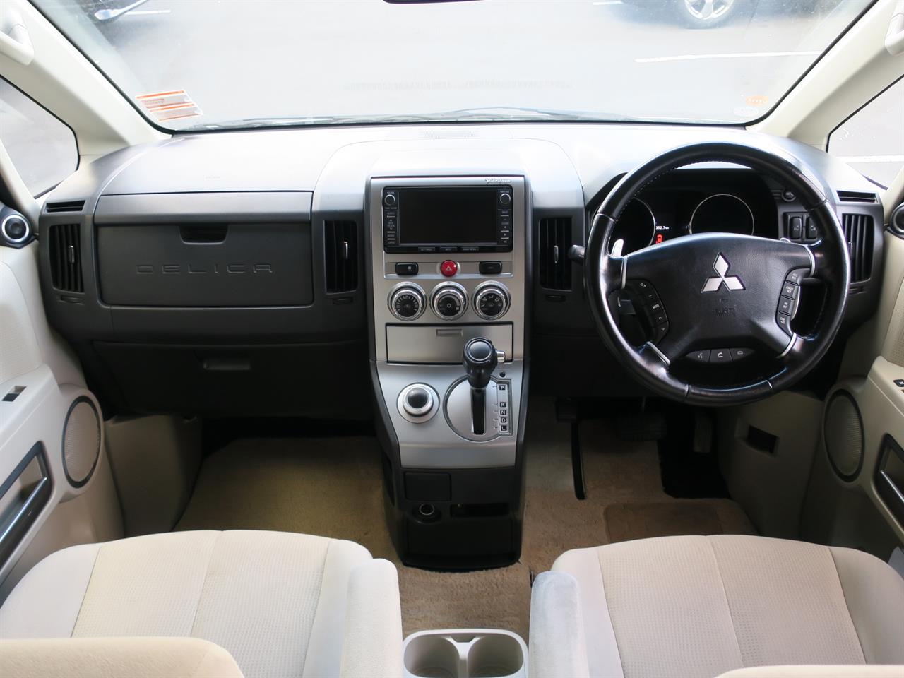 2013 Mitsubishi Delica D5, 4WD, 8 SEATS, DIESEL TURBO, ELEC DOORS, STUNNING image 16