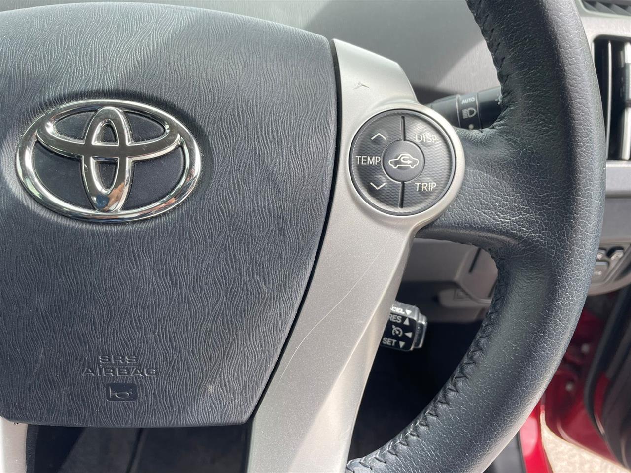 2012 Toyota Prius image 12