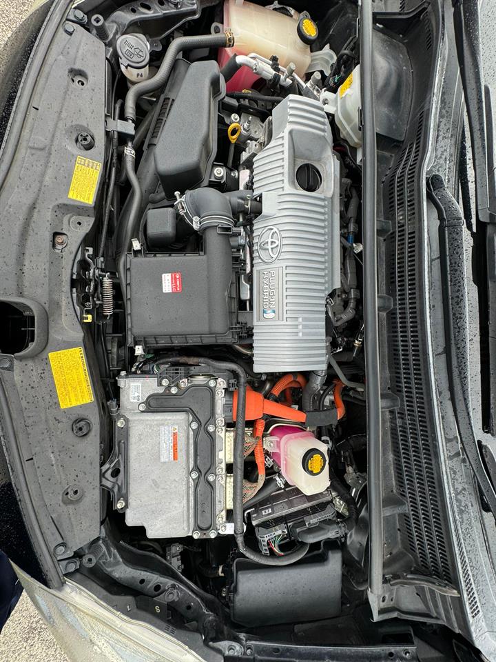 2012 Toyota Prius image 16