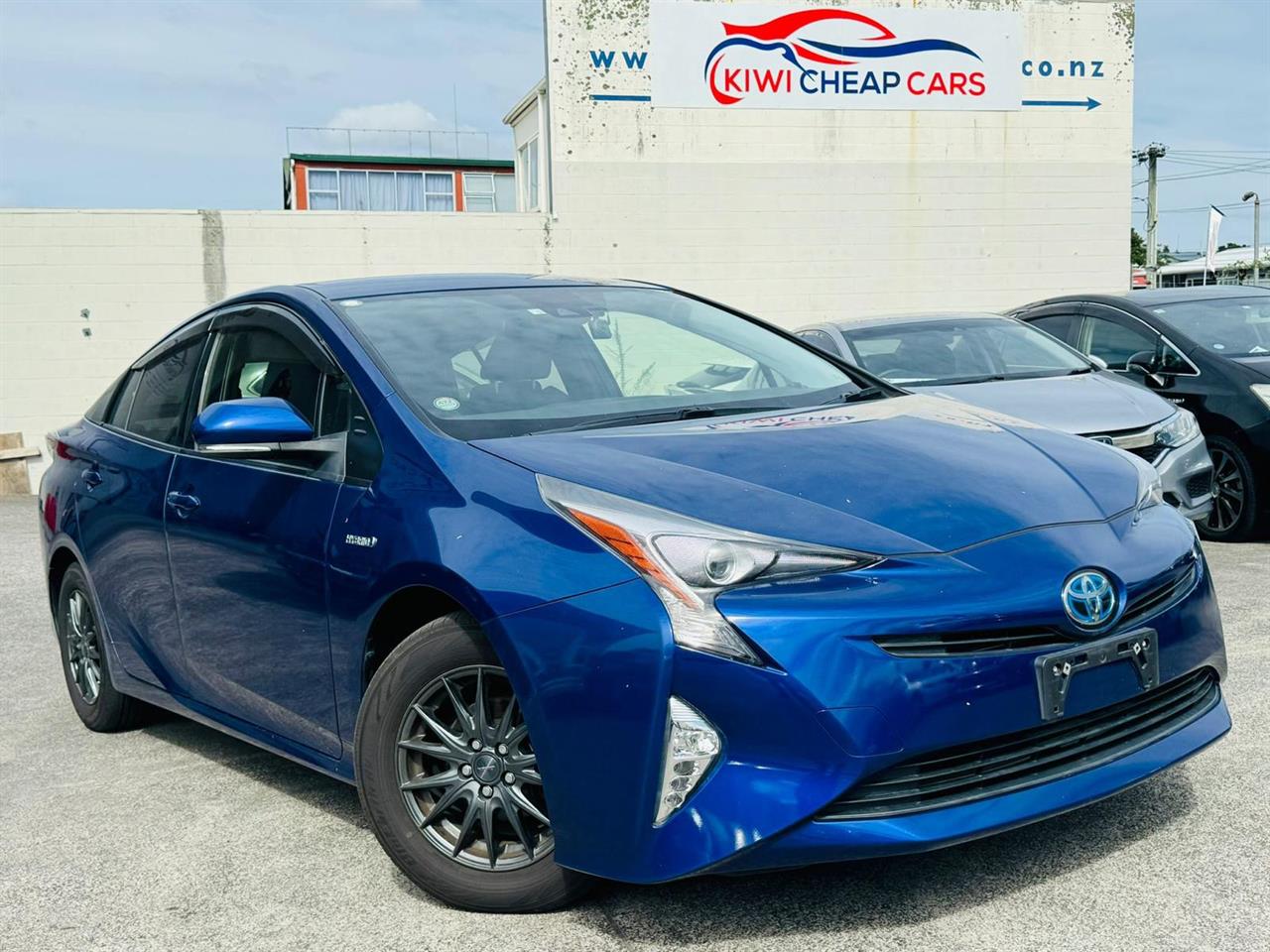 Cars & Vehicles  Cars : 2016 Toyota Prius