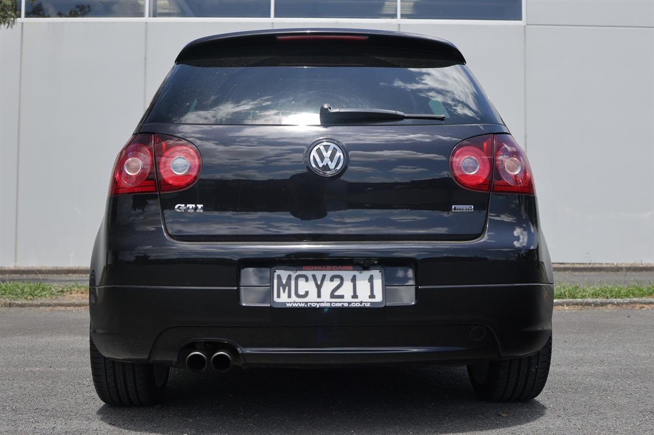 2009 Volkswagen Golf GTI Pirelli image 6