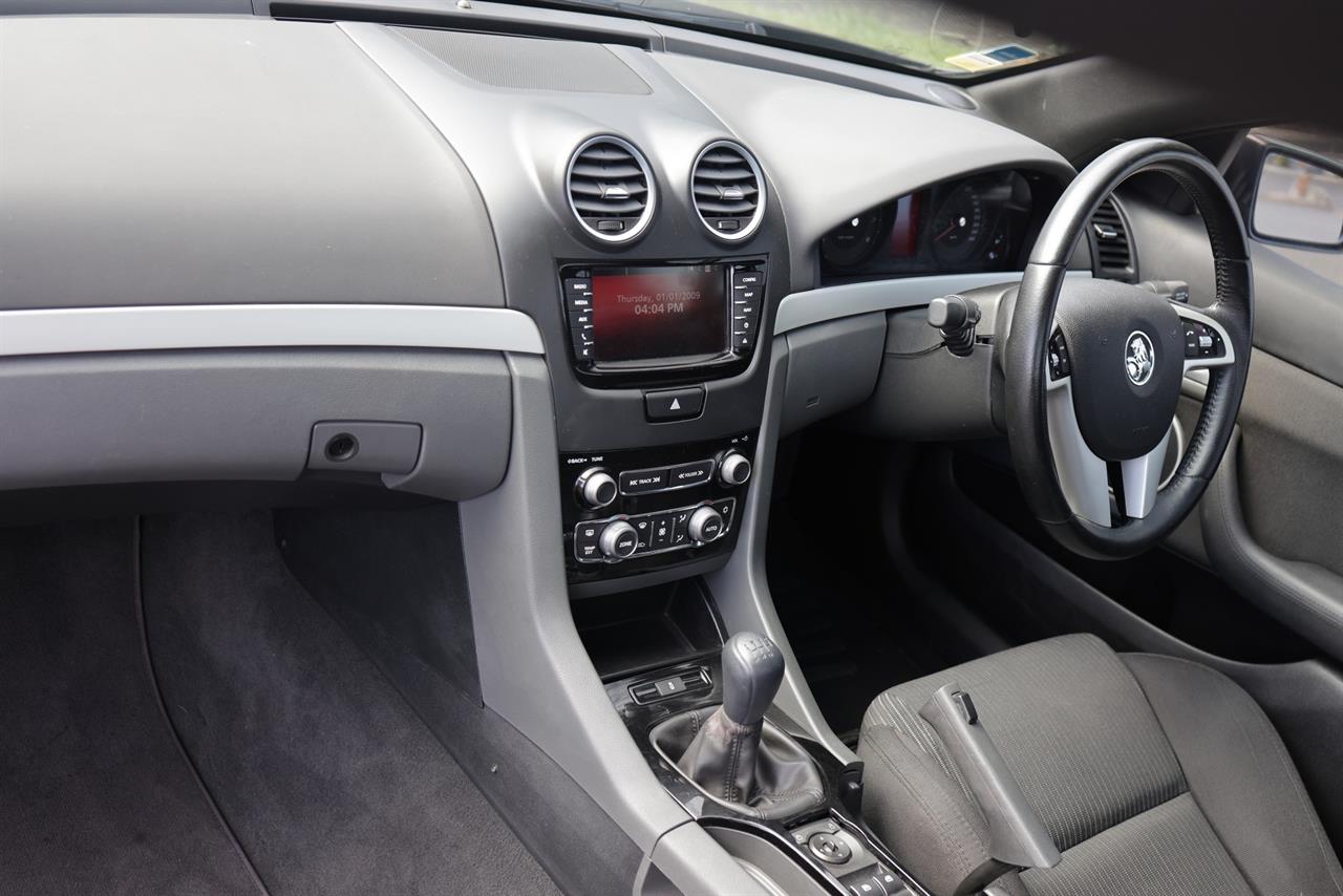 2011 Holden Commodore SSV image 15