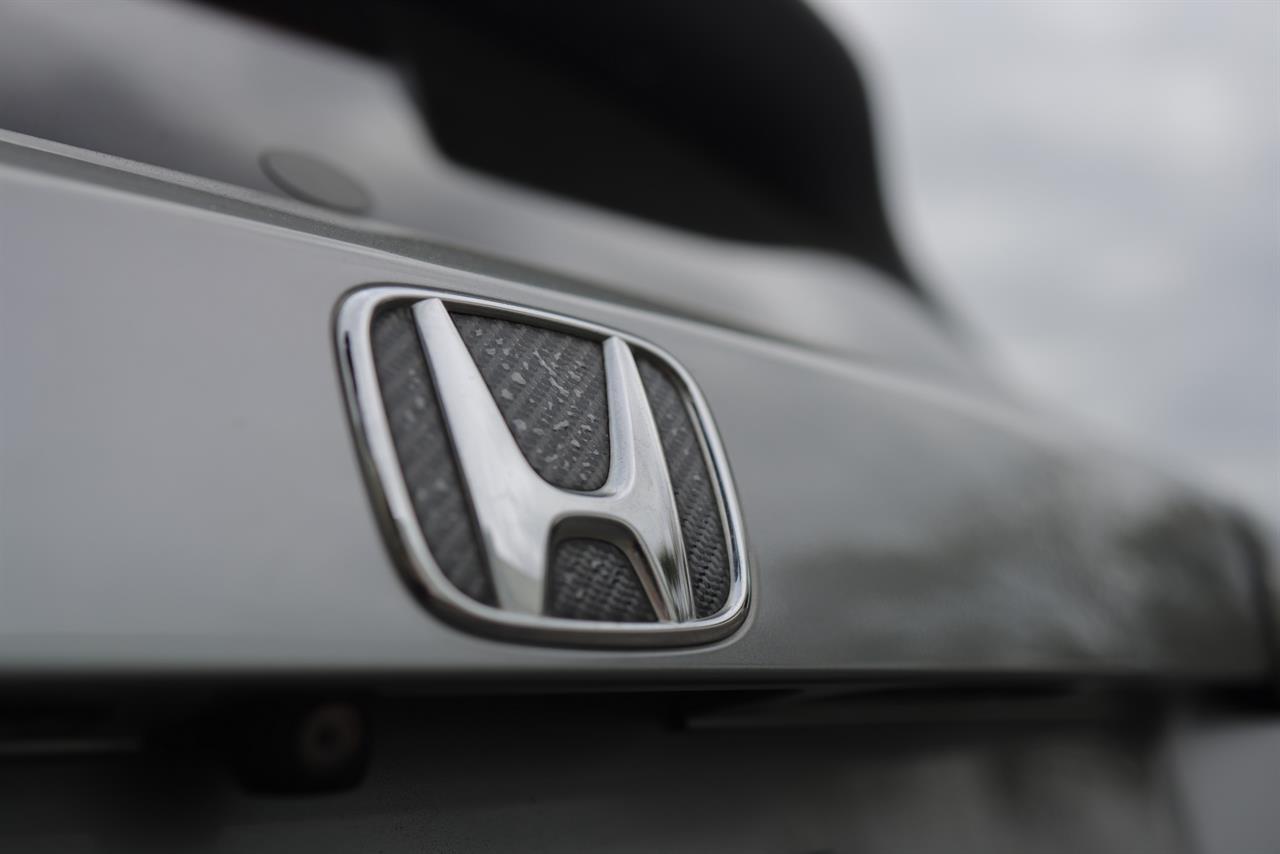 2014 Honda Vezel HV Z image 10