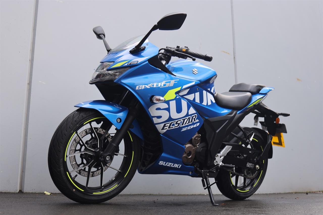2022 Suzuki GSX250 image 3