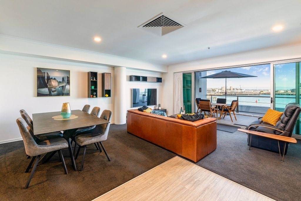 Stunning Views - Princes Wharf Executive Studio Apartment, Shed 24 image 1