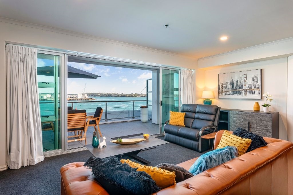 Stunning Views - Princes Wharf Executive Studio Apartment, Shed 24 image 2