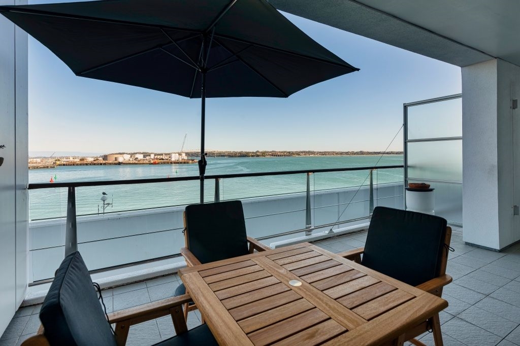 Stunning Views - Princes Wharf Executive Studio Apartment, Shed 24 image 6