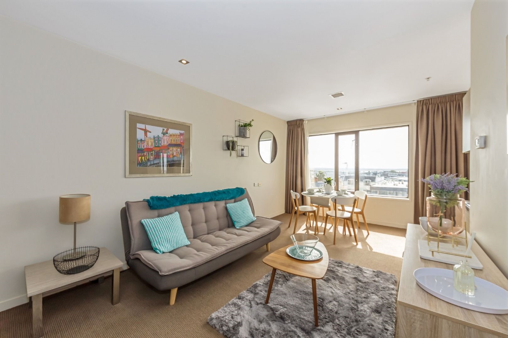 City Fringe - Fully Furnished with Panoramic Views image 6