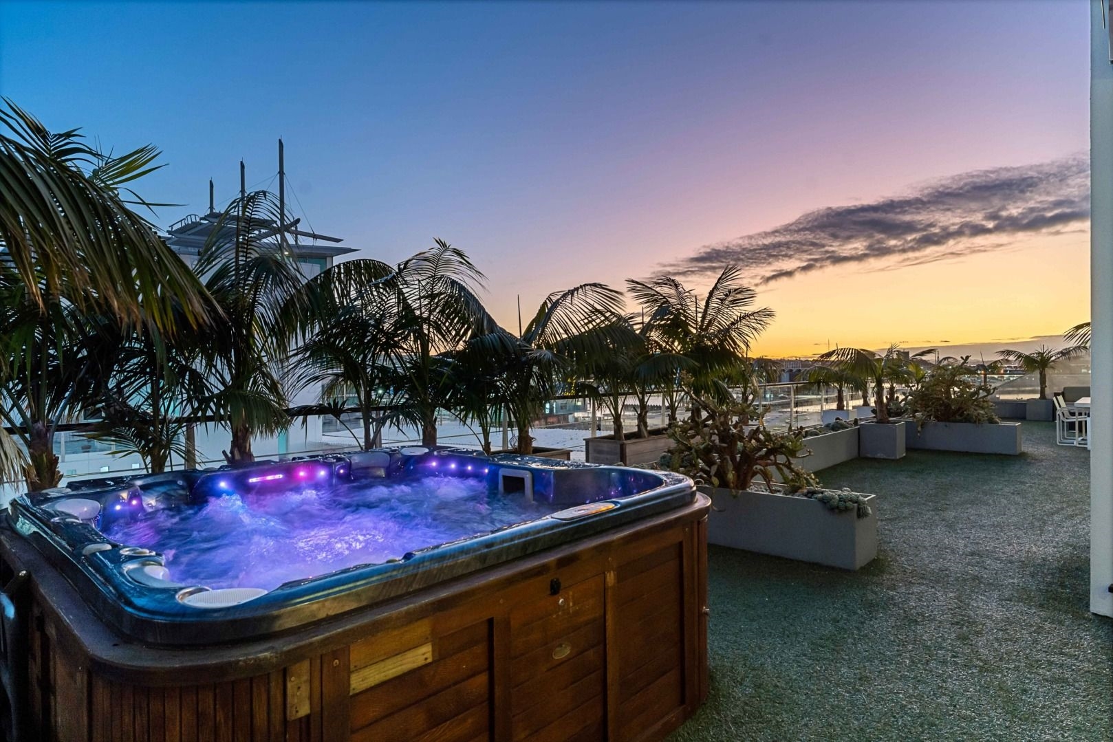 Spa Pool, Seaviews & Spectacular Sunsets! image 10