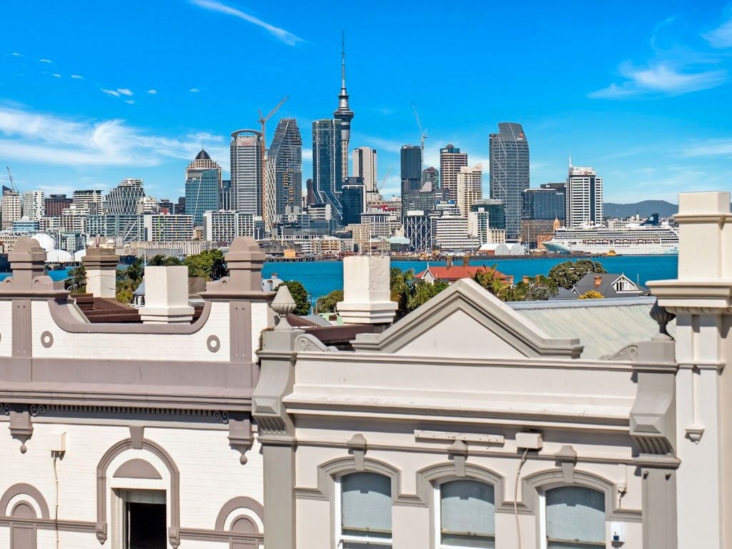 Real Estate For Rent Houses & Apartments : Expansive Devonport Apartment - Fully Furnished (Short or Long Term)