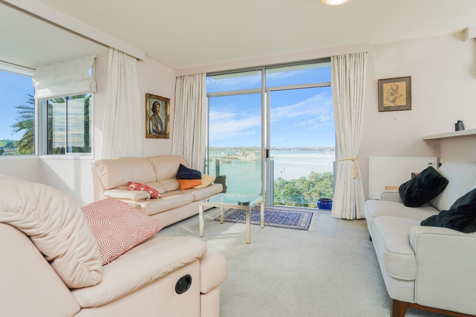 180 degree views in this unique Stanley Bay apartment image 1