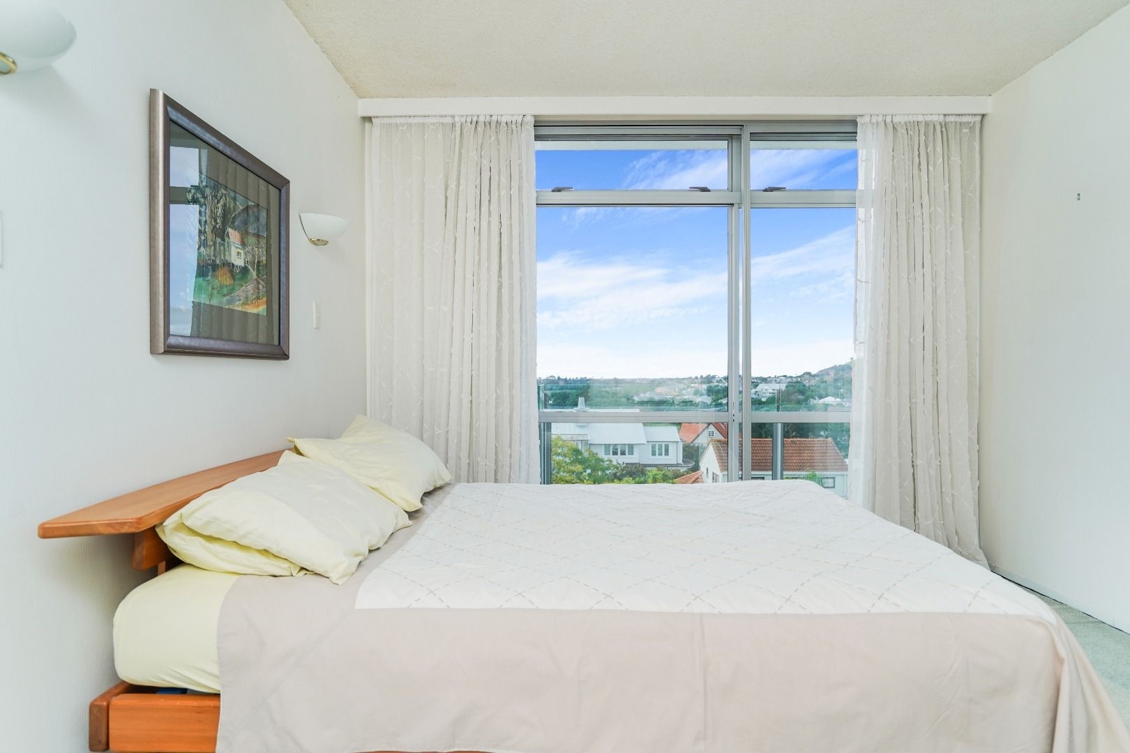 180 degree views in this unique Stanley Bay apartment image 6