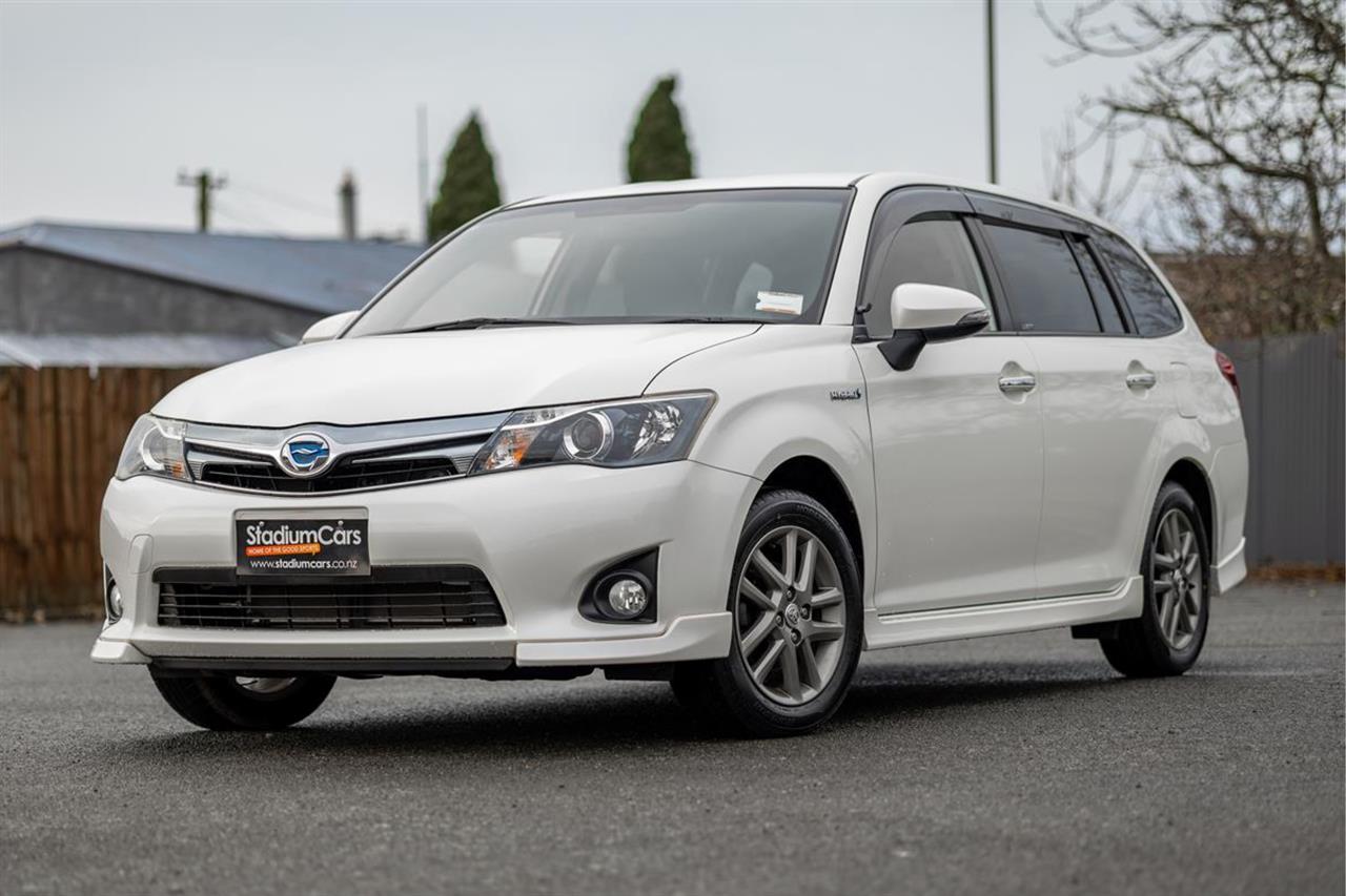 Cars & Vehicles  Cars : 2014 Toyota Corolla Fielder