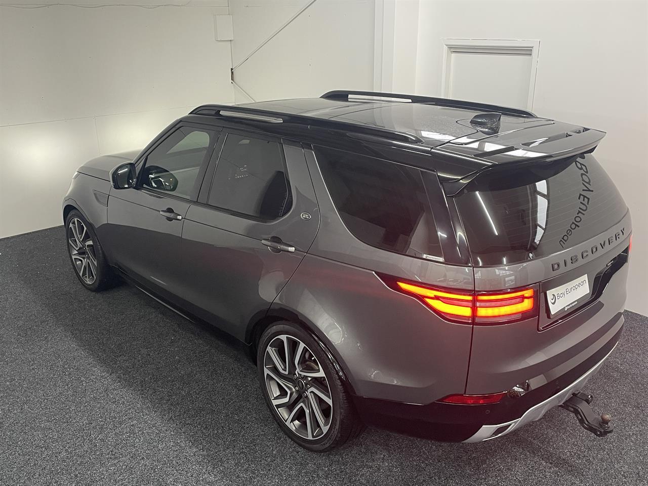 2018 Land Rover Discovery TD6 HSE Luxury 3.0D 7 Seater image 13