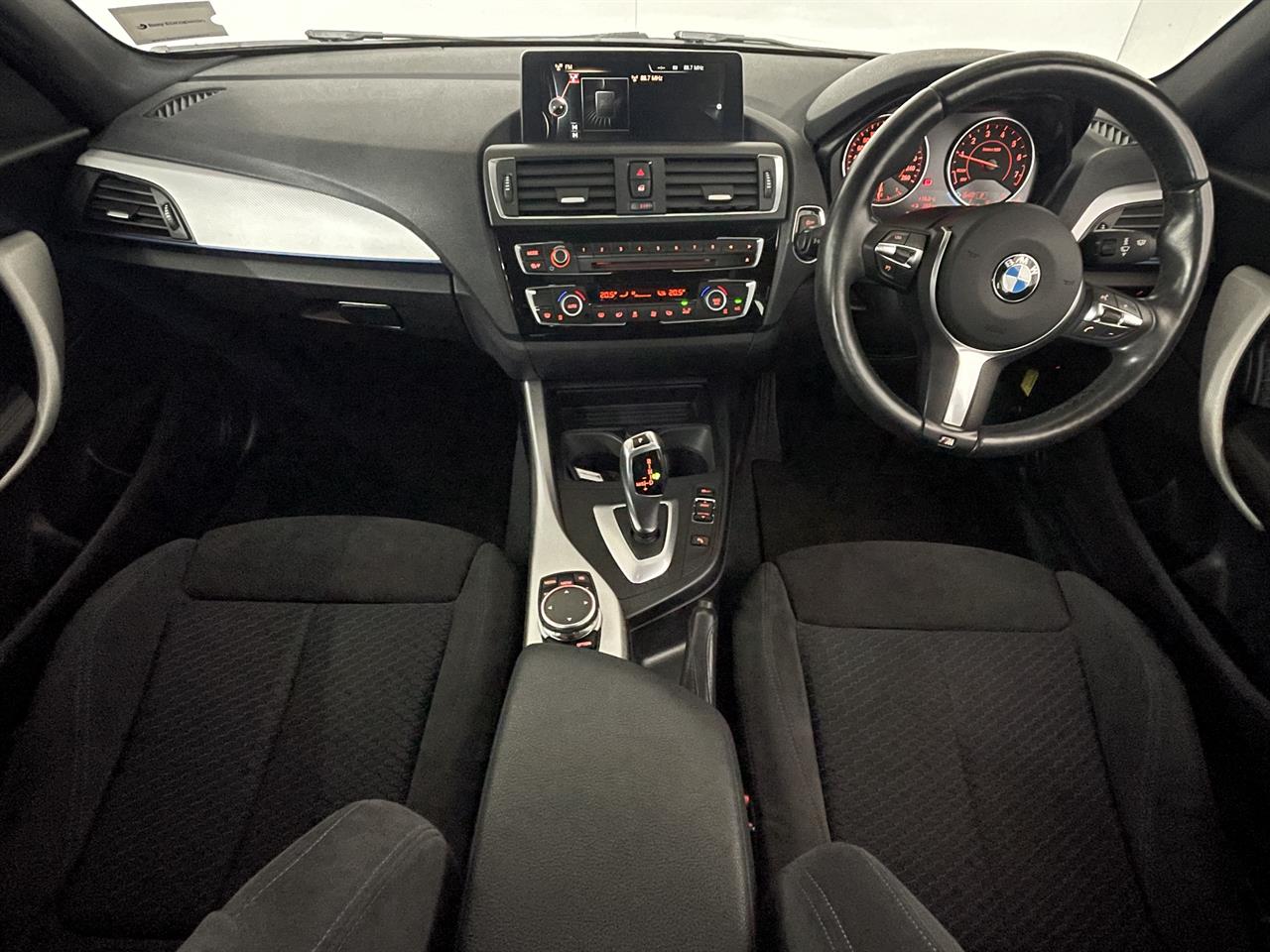 2016 BMW 118i M Sport image 9